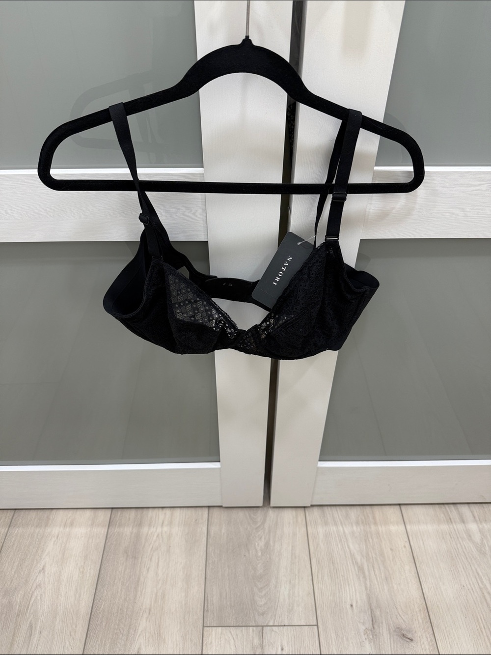 Natori Black Lace Underwire Bra with Adjustable Straps
